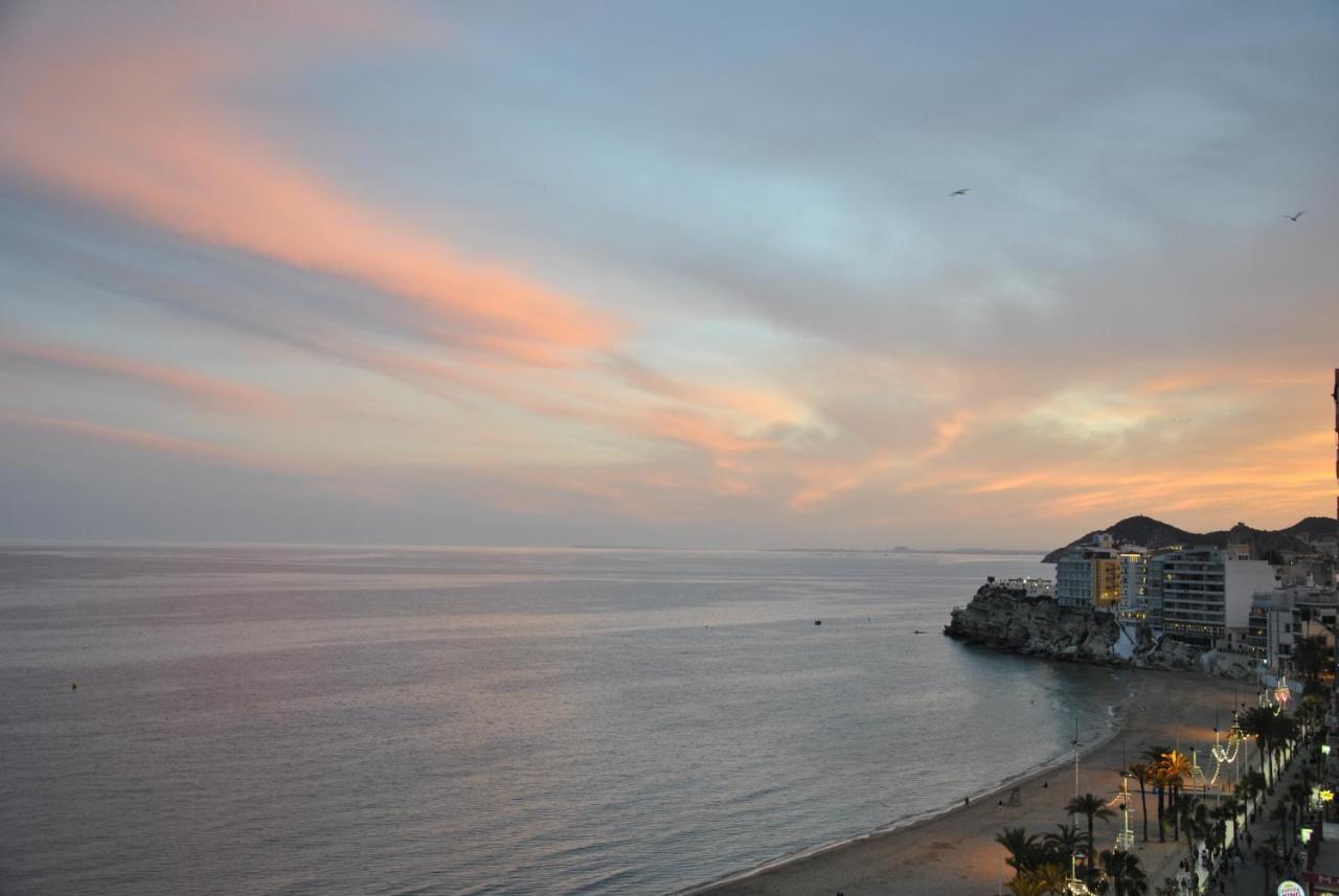 Al despertar ver el mar Benidorm Exterior foto